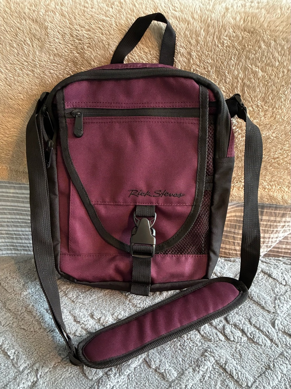 Rick Steves Travel Crossbody Shoulder Bag Plum Burgundy Organizer Carry On